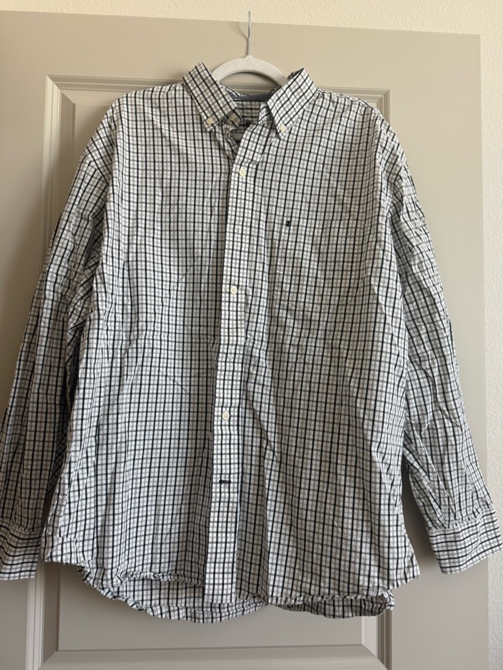 Izod Men’s Black & White Plaid Button-Down Shirt